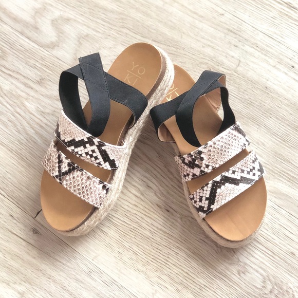 NEW: Wedge Snakeskin Yarn Sandal - Picture 5 of 6